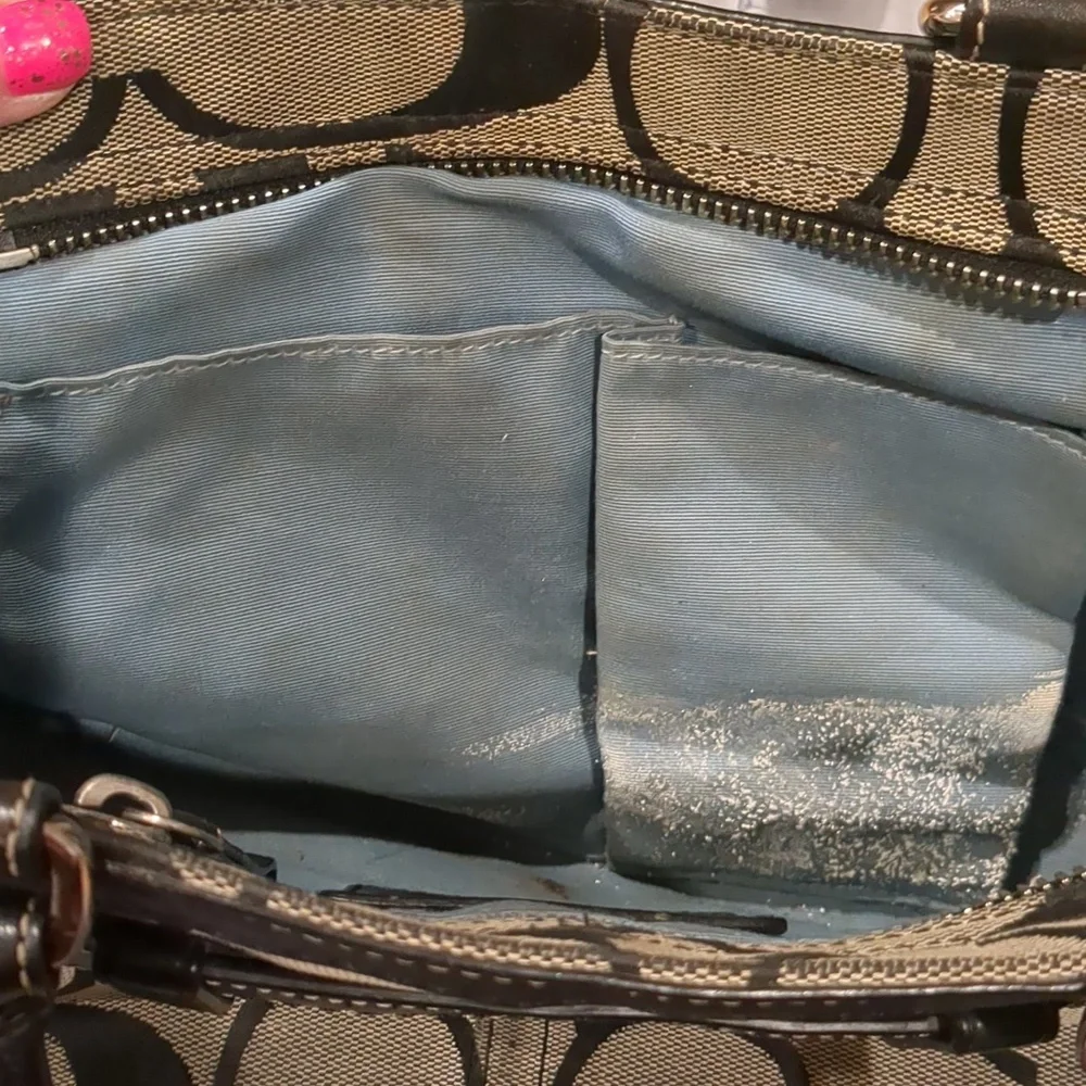 Authentic Coach Hamptons Signature Pocketbook